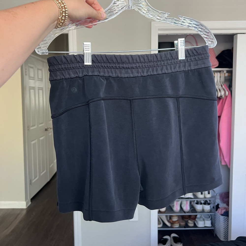 Lululemon Softstreme High Waist Shorts - Black size 8